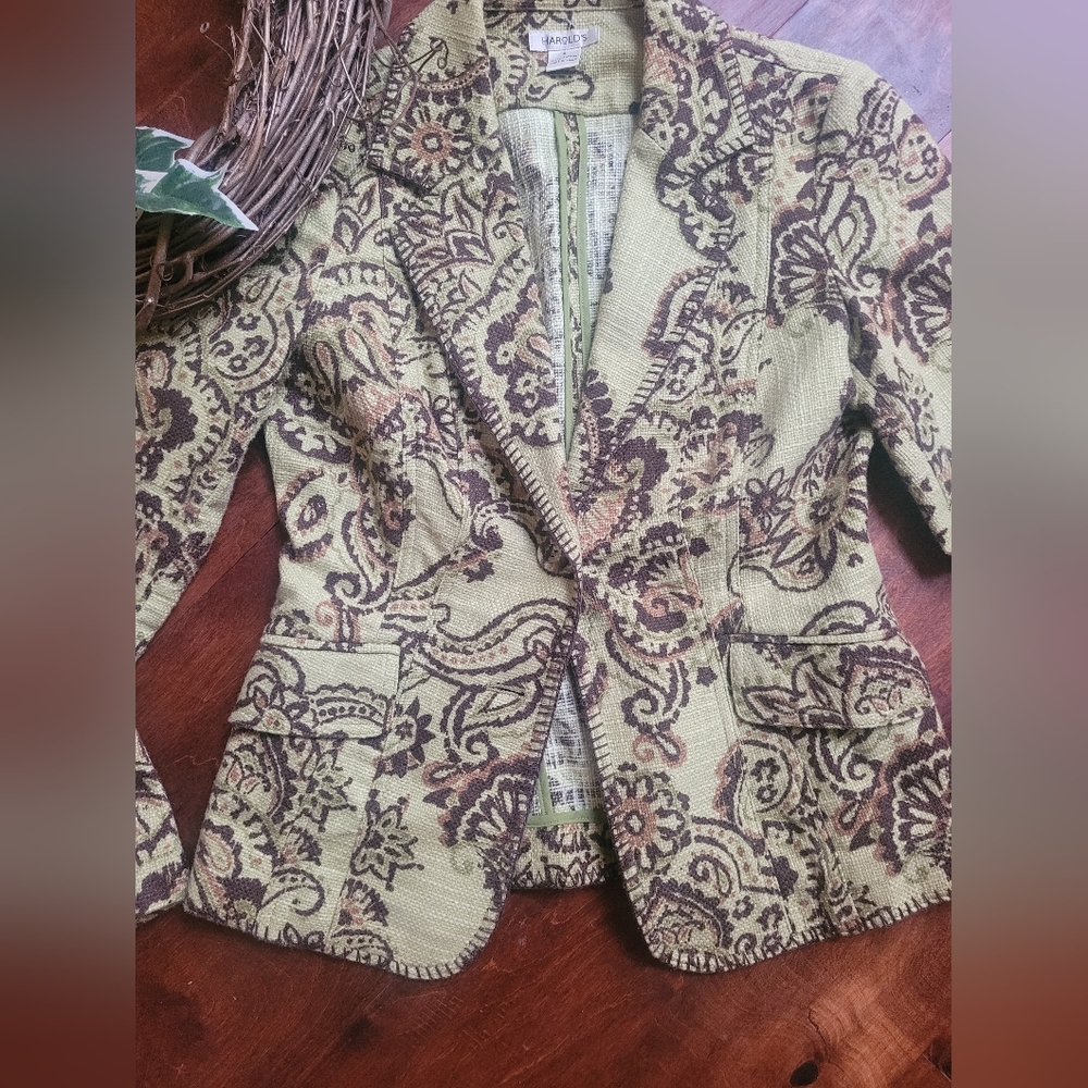 Blazer - Picture 2 of 4